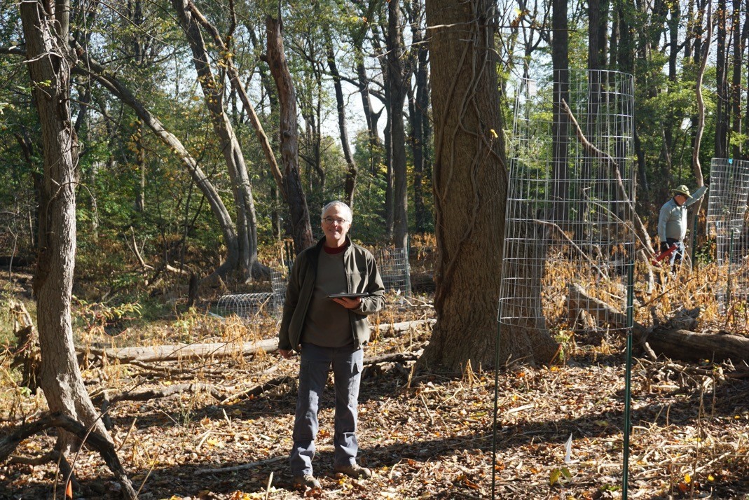 Glenn Tobin, a member of the Arlington Regional Master Naturalists, volunteering to plant trees and shrubs at Powhatan Springs Park. Photo courtesy of Bill Browning.