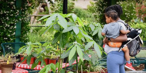 photo of mother and child, courtesy of Virginia Zoo
