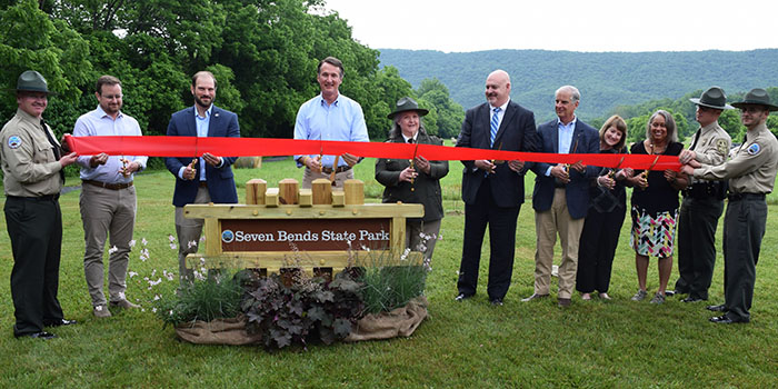 Governor Glenn Youngkin dedicates Seven Bends State Park